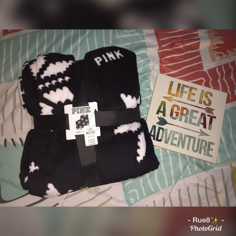 VS Throw Blanket 🖤